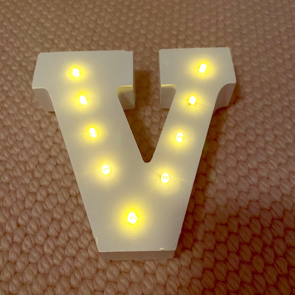 Adorable Light Up Letter Decor (V/A, I, E, T)